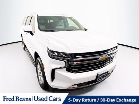 Used 2024 Chevrolet Suburban LT image 1