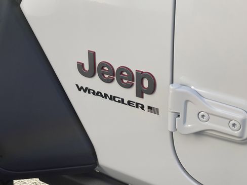 New 2026 Jeep Wrangler Unlimited Rubicon w/ Technology Group image 8