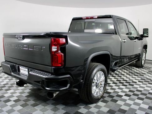 Used 2023 Chevrolet Silverado 2500 High Country w/ Safety Package II image 9
