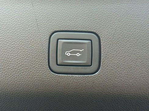 Used 2023 Chevrolet Suburban Z71 w/ Luxury Package image 14