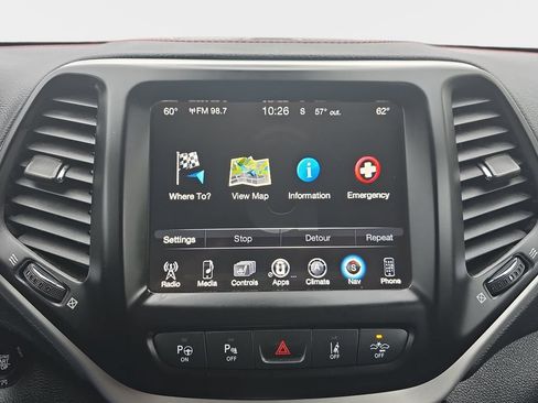 Used 2018 Jeep Cherokee Trailhawk w/ Quick Order Package 27L AWD/4WD image 24