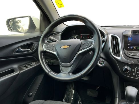 Used 2022 Chevrolet Equinox LT image 9