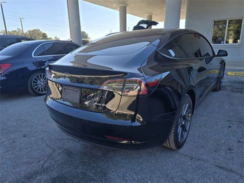 Used 2021 Tesla Model 3 Long Range image 9
