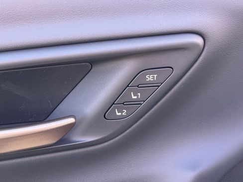 New 2025 Toyota Crown Signia image 24