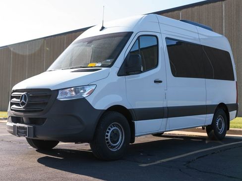 Used 2024 Mercedes-Benz Sprinter 2500 image 4