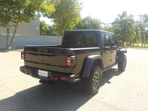 Used 2024 Jeep Gladiator Rubicon w/ Steel Bumper Group AWD/4WD image 3
