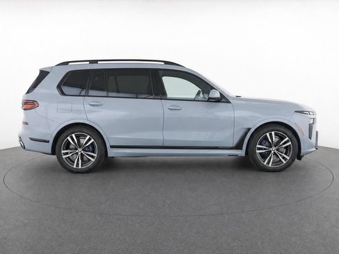 Used 2024 BMW X7 xDrive40i w/ M Sport Package AWD/4WD image 2