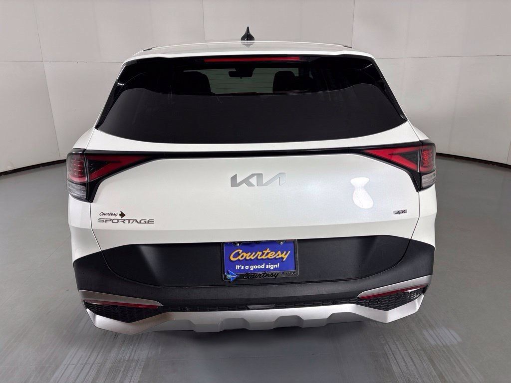 Used 2024 Kia Sportage LX AWD/4WD image 7
