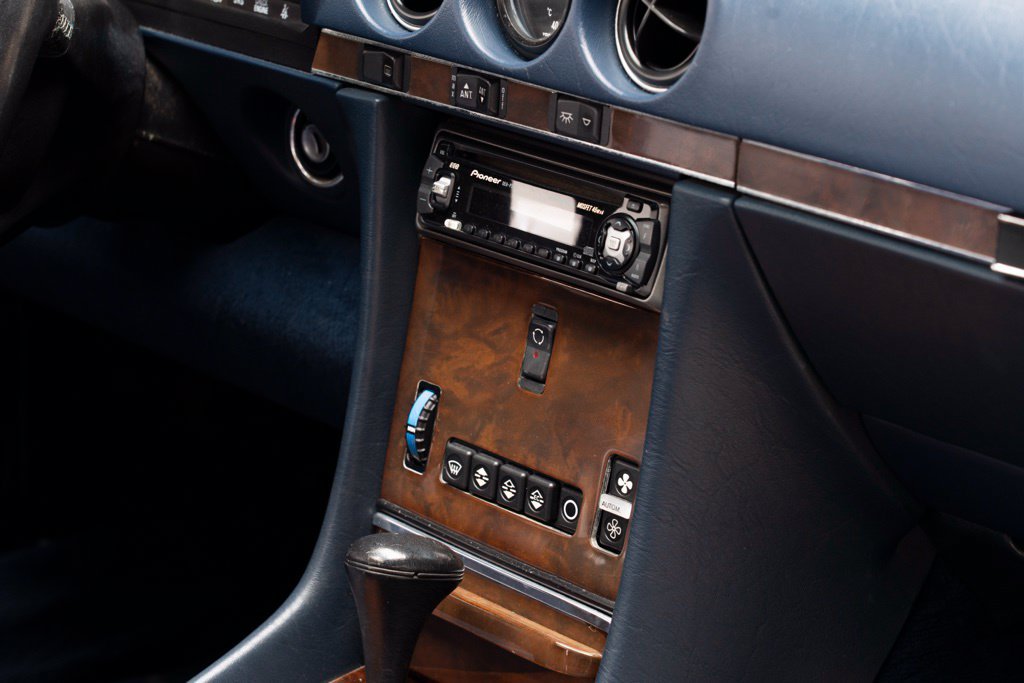 Used 1988 Mercedes-Benz 560 SL image 34