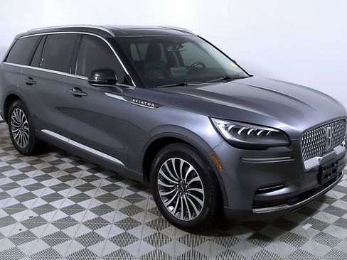 Used 2023 Lincoln Aviator Reserve w/ Equipment Group 201A image 6