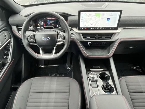 Used 2025 Ford Explorer ST-Line w/ ST-Line Street Pack image 11