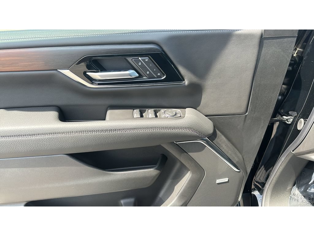 New 2026 GMC Yukon Denali w/ Sun & Power Step Package AWD/4WD image 16