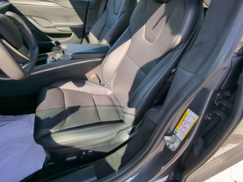Used 2022 Tesla Model S image 48