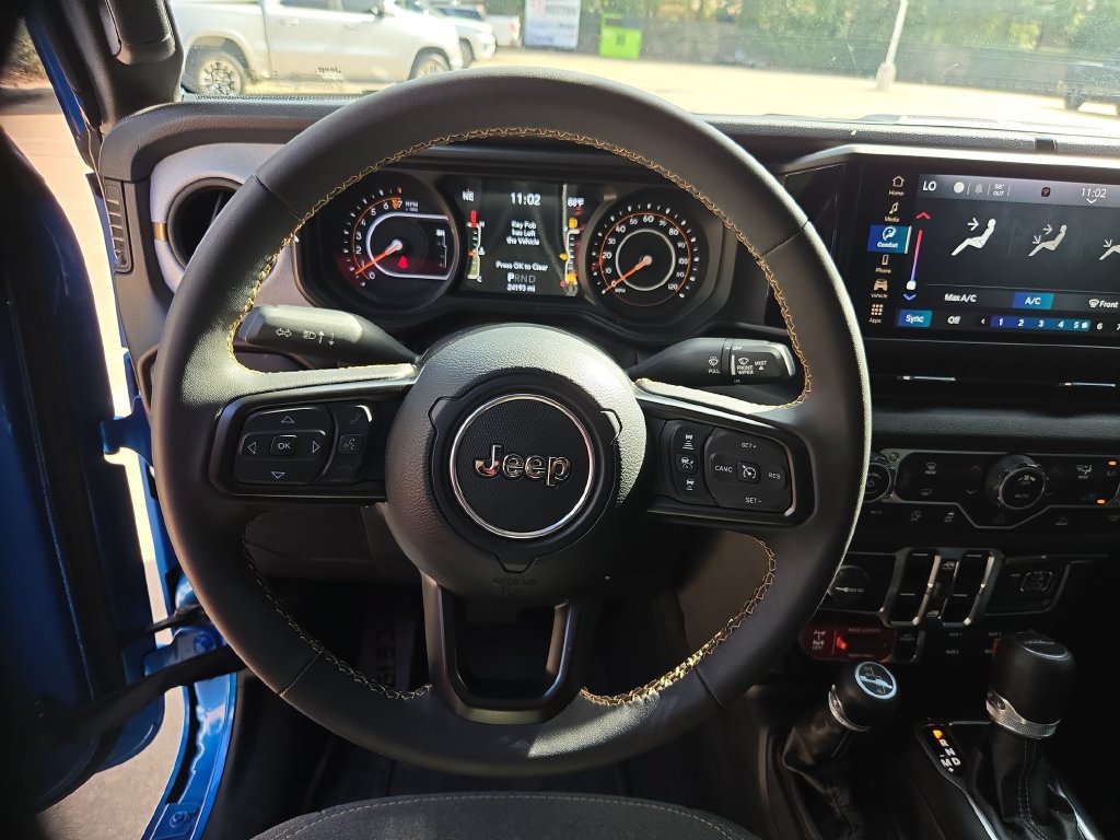 Used 2024 Jeep Gladiator Sport AWD/4WD image 17