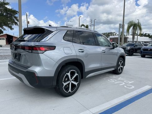 New 2025 Volkswagen Tiguan SE image 3