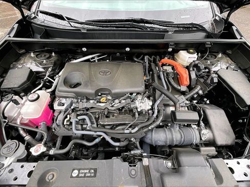 Used 2024 Toyota RAV4 LE image 27