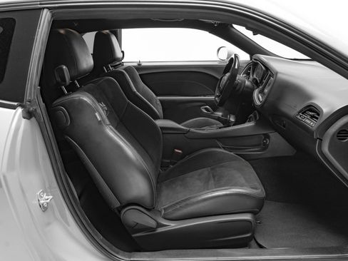 Used 2021 Dodge Challenger R/T Scat Pack w/ Plus Package image 39