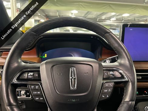 Certified 2023 Lincoln Nautilus Reserve image 12