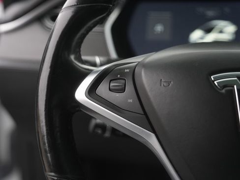 Used 2017 Tesla Model X 90D image 25