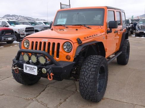 Used 2013 Jeep Wrangler Unlimited Sahara w/ Connectivity Group AWD/4WD image 2