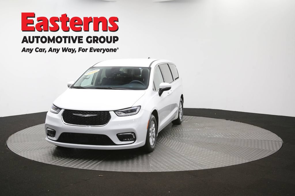 Used 2023 Chrysler Pacifica Touring-L FWD image 56