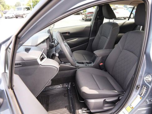 Used 2025 Toyota Corolla LE FWD image 8