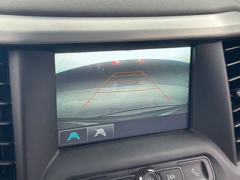 Used 2019 GMC Acadia SLE FWD image 16