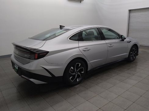 Used 2025 Hyundai Sonata SEL FWD image 10