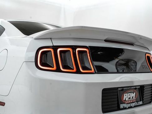 Used 2014 Ford Mustang GT RWD image 11