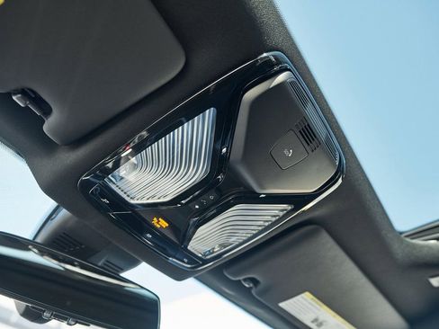 Used 2024 BMW M2 w/ Lighting Package RWD image 78