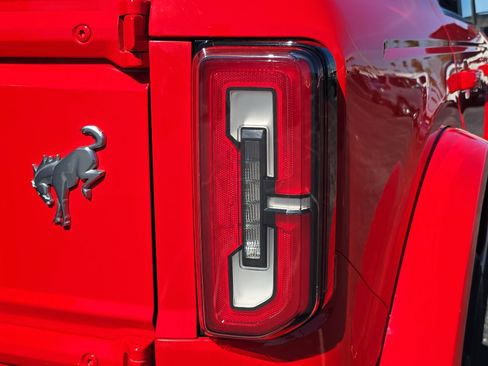 Used 2023 Ford Bronco Outer Banks image 8