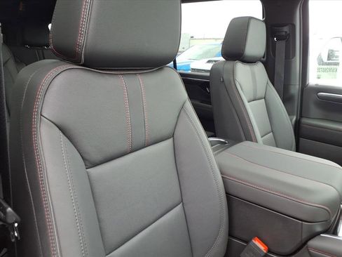 New 2026 Chevrolet Suburban RST image 19