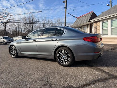 Used 2017 BMW 530i xDrive w/ Premium Package image 4