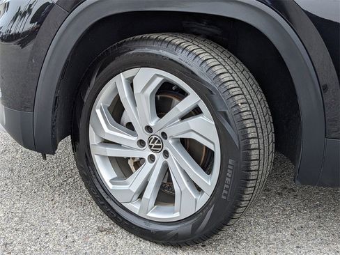 Certified 2023 Volkswagen Atlas SE image 38