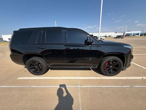Used 2019 Cadillac Escalade Premium Luxury AWD/4WD image 4