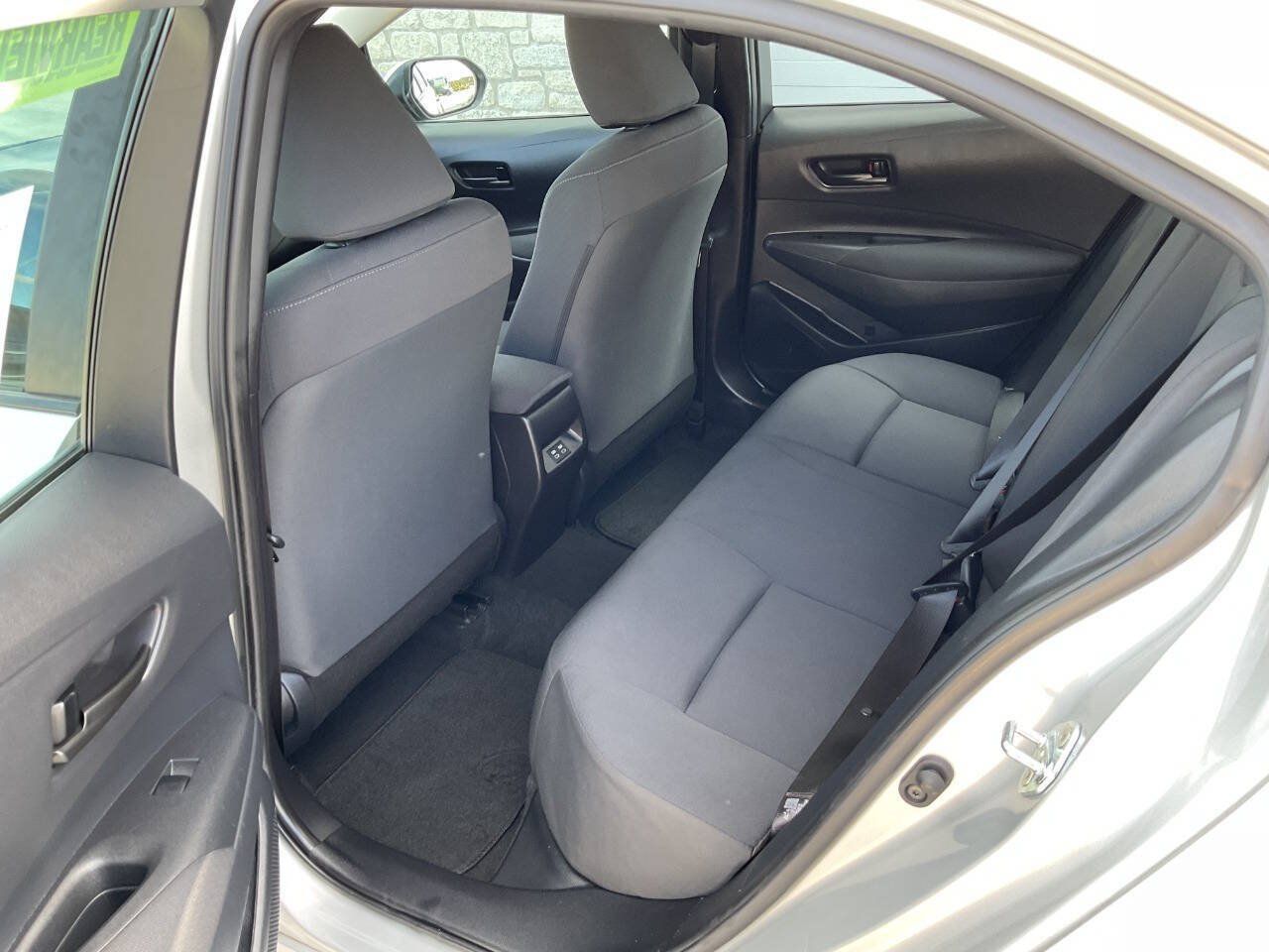 Used 2025 Toyota Corolla LE FWD image 31