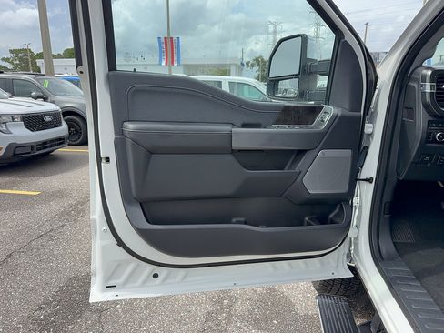 Certified 2023 Ford F250 Lariat w/ Lariat Ultimate Package AWD/4WD image 10