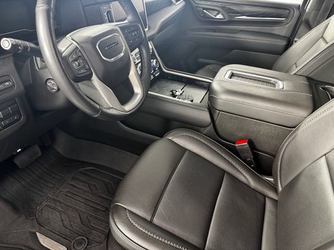 Used 2022 GMC Yukon XL Denali w/ Denali Premium Package AWD/4WD image 13
