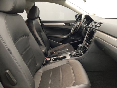 Used 2019 Volkswagen Passat 2.0T Wolfsburg w/ Wheels & Sunroof Package FWD image 21