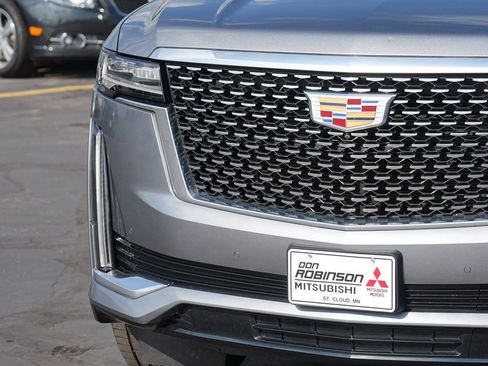 Used 2022 Cadillac Escalade ESV Premium Luxury AWD/4WD image 9