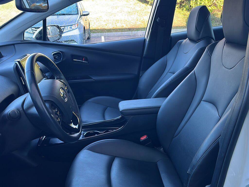 Used 2019 Toyota Prius Limited FWD image 2