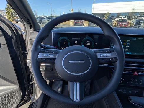 Certified 2025 Hyundai Santa Cruz SEL image 10