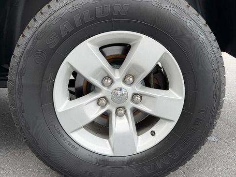 Used 2019 RAM 1500 Classic SLT AWD/4WD image 38