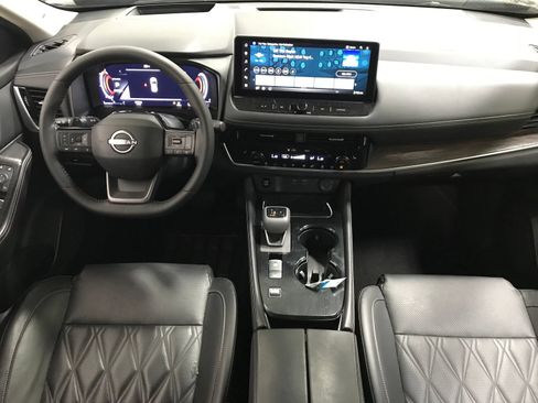 Used 2025 Nissan Rogue Platinum w/ Platinum Premium Package FWD image 15