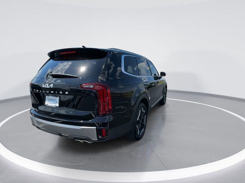 Used 2025 Kia Telluride S FWD image 7
