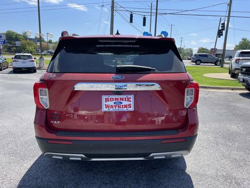 Used 2023 Ford Explorer XLT w/ Equipment Group 202A RWD image 5