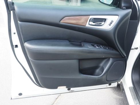Used 2019 Nissan Pathfinder Platinum AWD/4WD image 15
