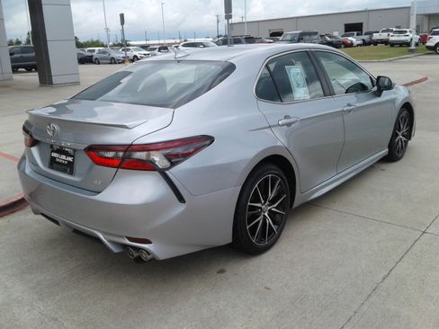 Used 2024 Toyota Camry SE FWD image 7