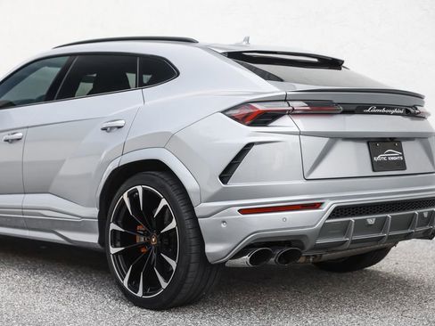 Used 2020 Lamborghini Urus AWD/4WD image 17