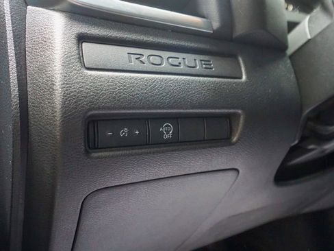 Used 2023 Nissan Rogue S image 16